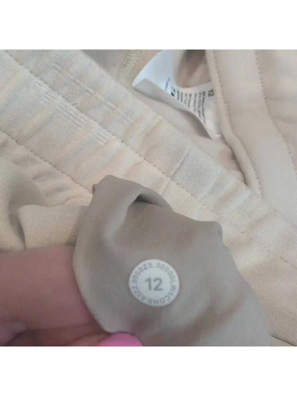 Lululemon Brushed Softstreme Split-Hem High-Rise CropNatural Ivory * Flaw